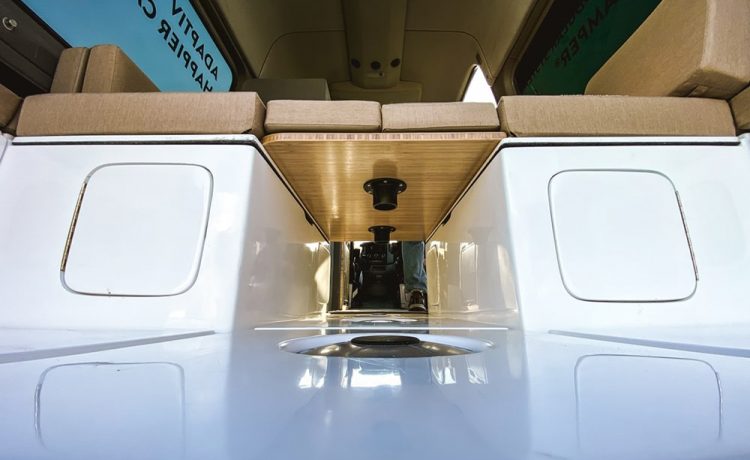 Happier Adaptiv 模块化厢式货车内饰设计丨Happier Camper-20