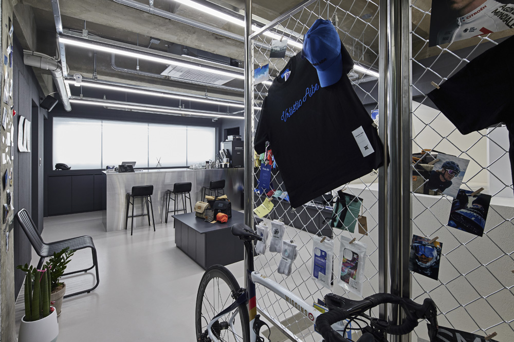 高级运动服装店设计，打造现代与传统的完美融合-17