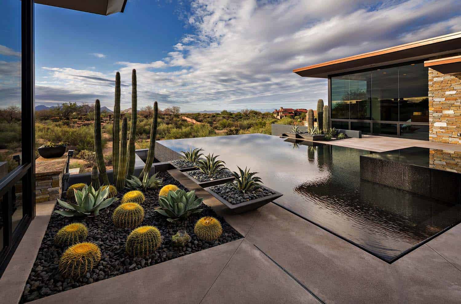 Fascinating modern desert home melds into the Sonoran landscape-17