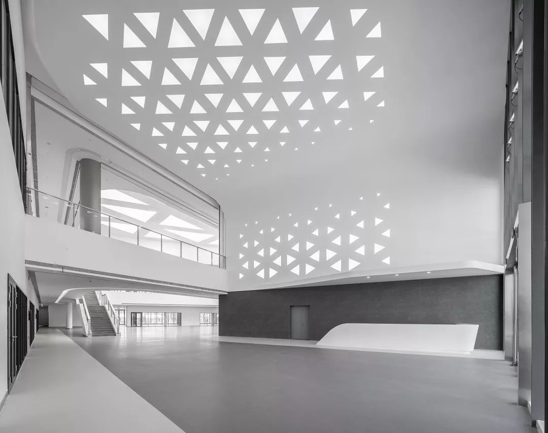 波浪造型下的如东体育中心,活力无限-47