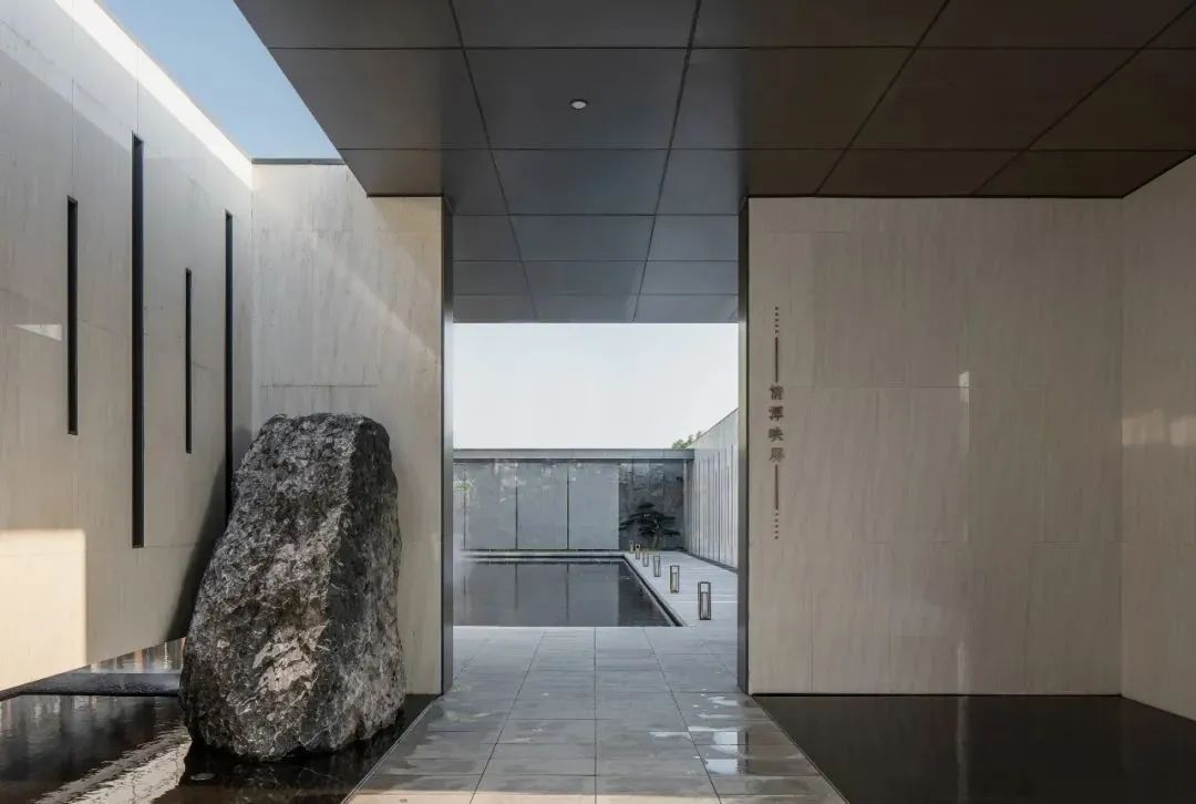 世茂·璀璨荣里 | 现代解构主义的水乡景观设计-23