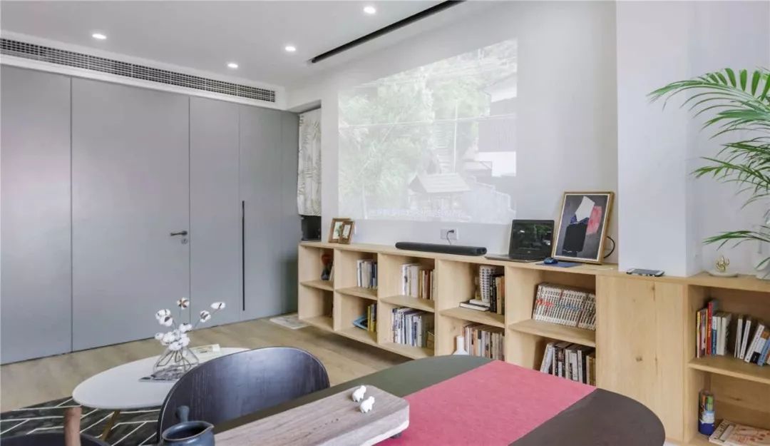 80㎡北欧日式小清新，客厅投影打造家庭影院！-20