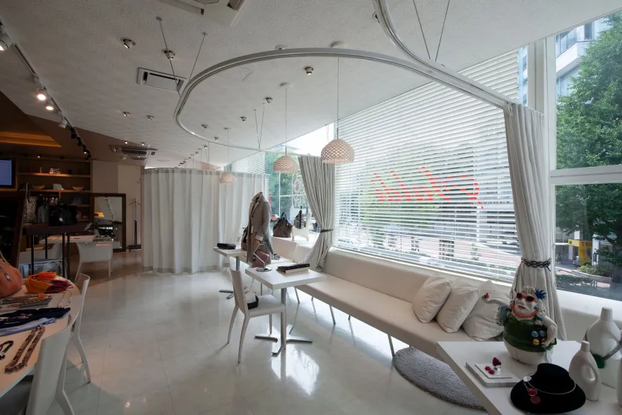 东京阳光试衣间酒廊-12