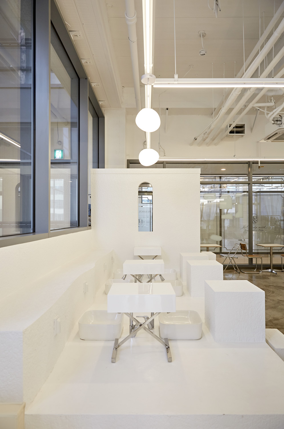 简约白色调的 26 平米小卫生间设计-13