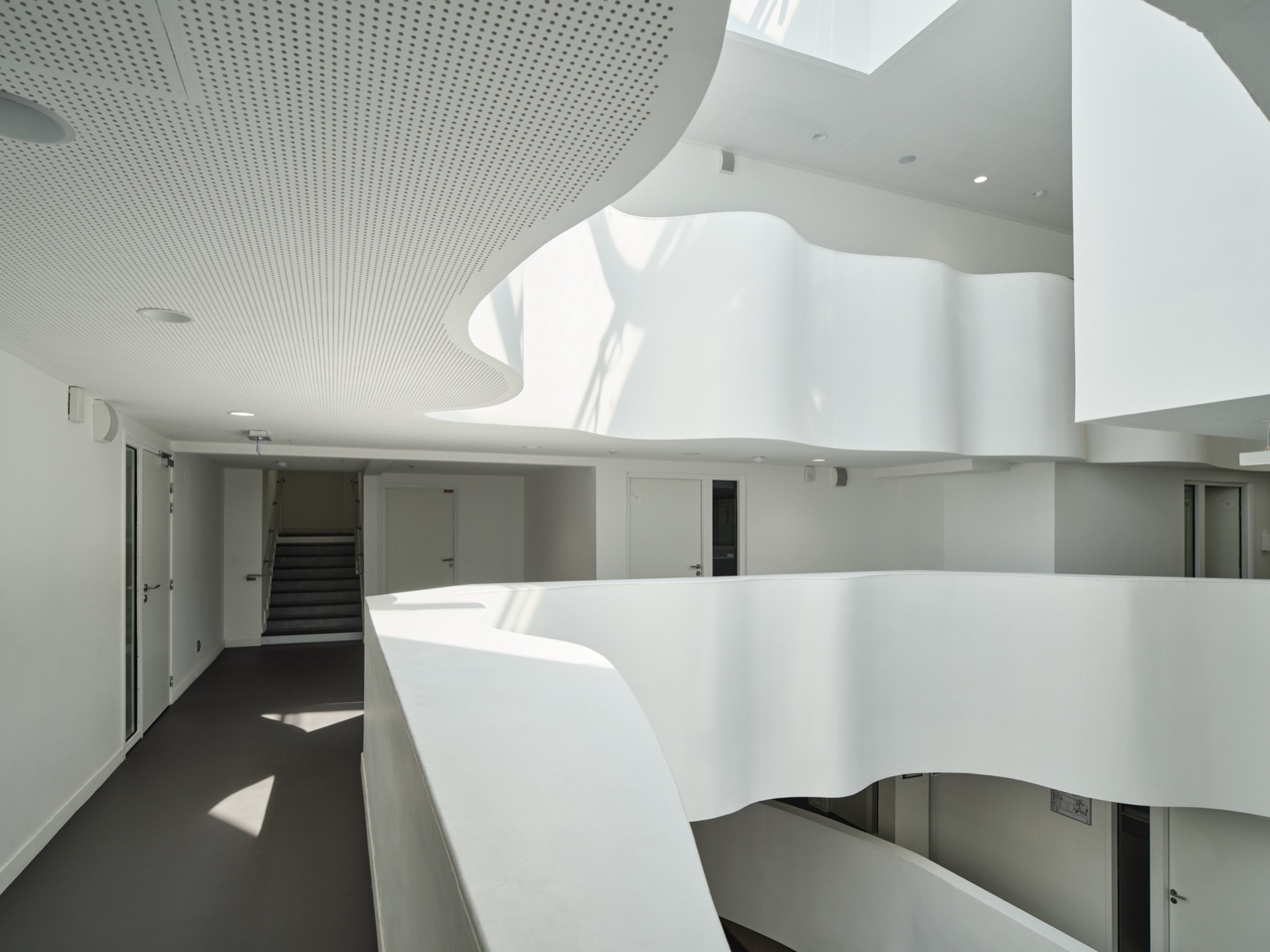 赛尔吉蓬图瓦兹市文化中心，法国 / Jean-Pierre Lott-11