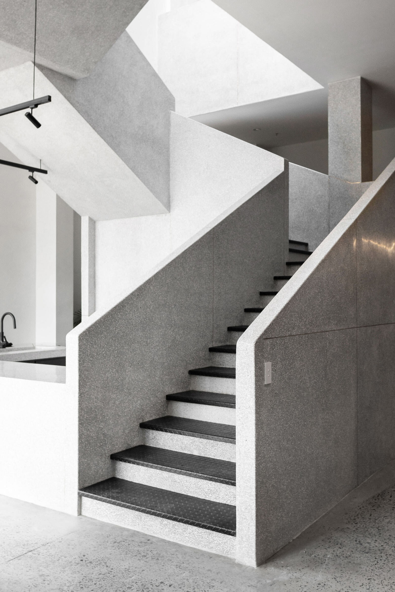 A Clothing Factory That’s Anything but Run-of-the-Mill — Design Anthology-14