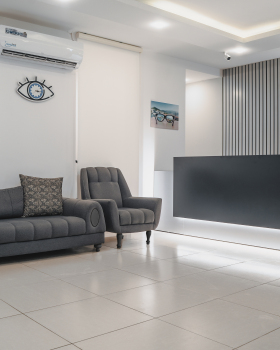 Bright Eye Clinic (Real image)