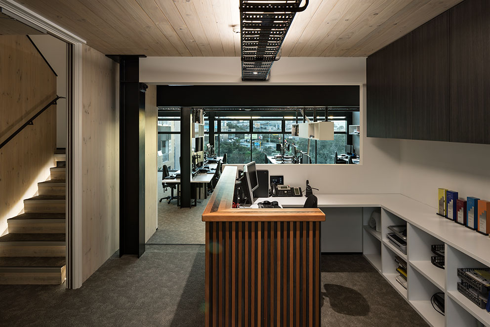 创新建筑公司的生态办公空间-15