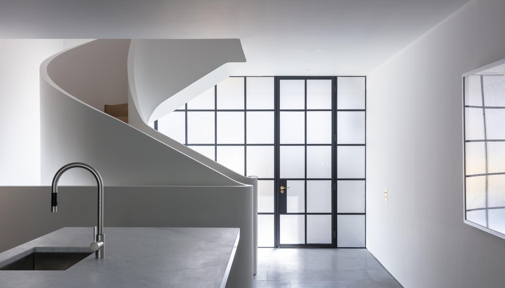 Minimalist house in Londons Kensington designed by Spink    斯宾克设计的伦敦肯辛顿极简主义住宅-0