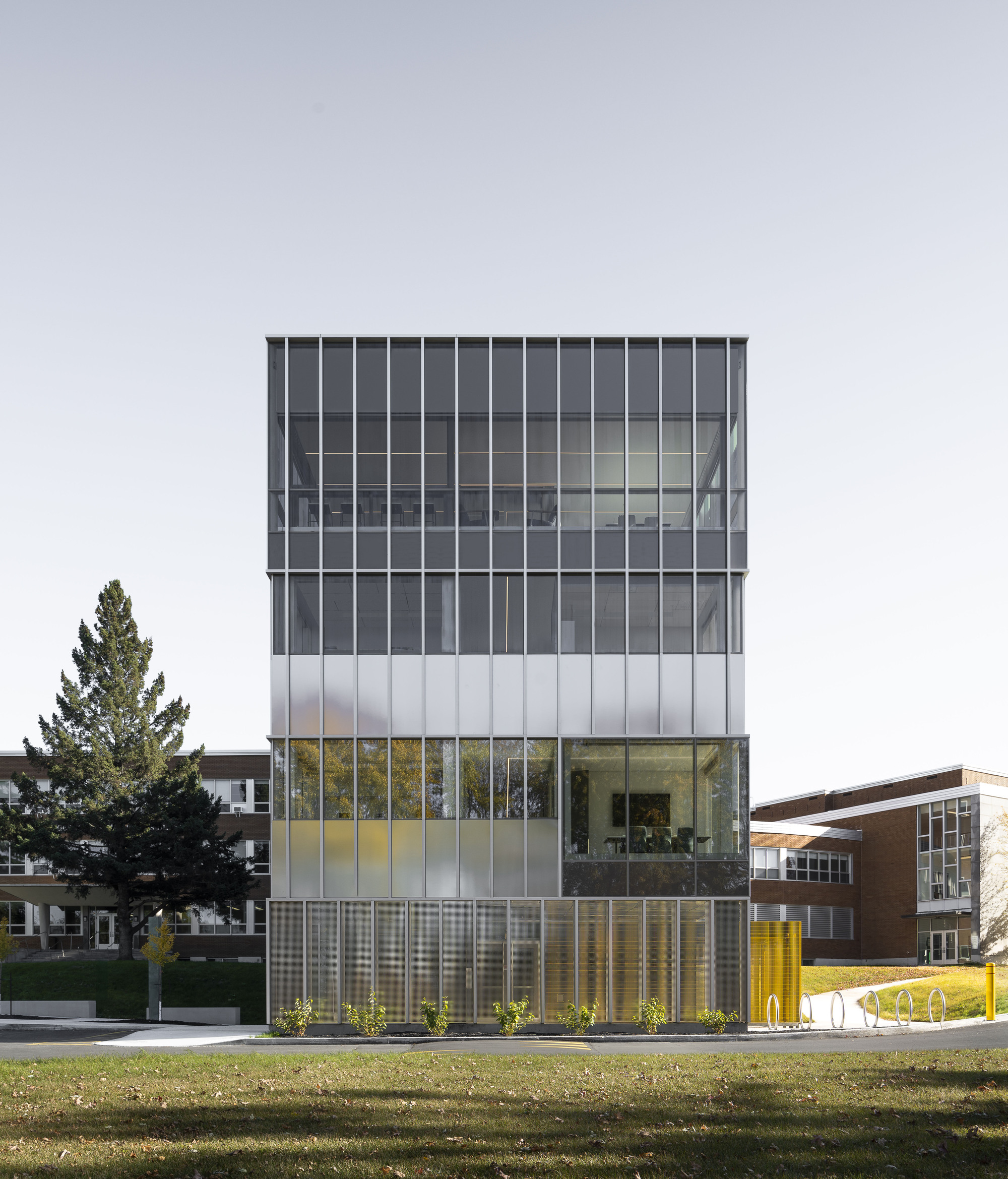 Pavillon A5 Faculty of Arts and Humanities / Saucier + Perrotte architectes-32