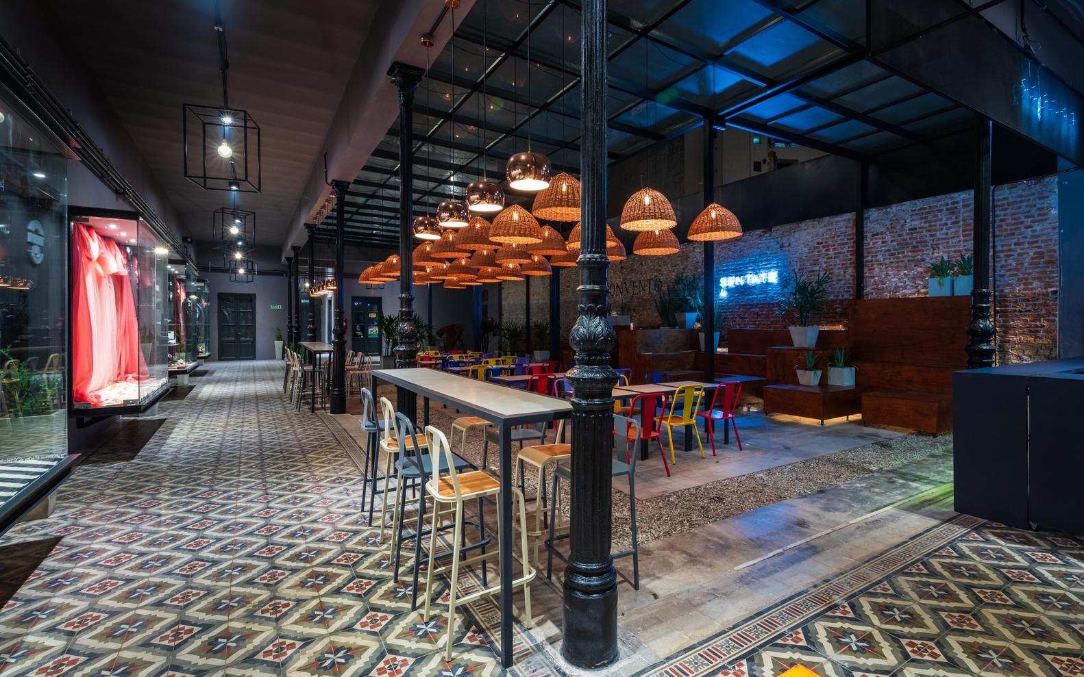 阿根廷百年修道院改造的购物中心-52