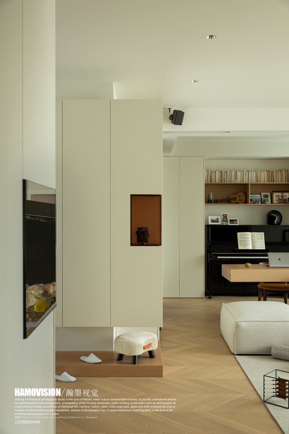 奶油色空间中的极简艺术丨中国上海丨年·演播室-19