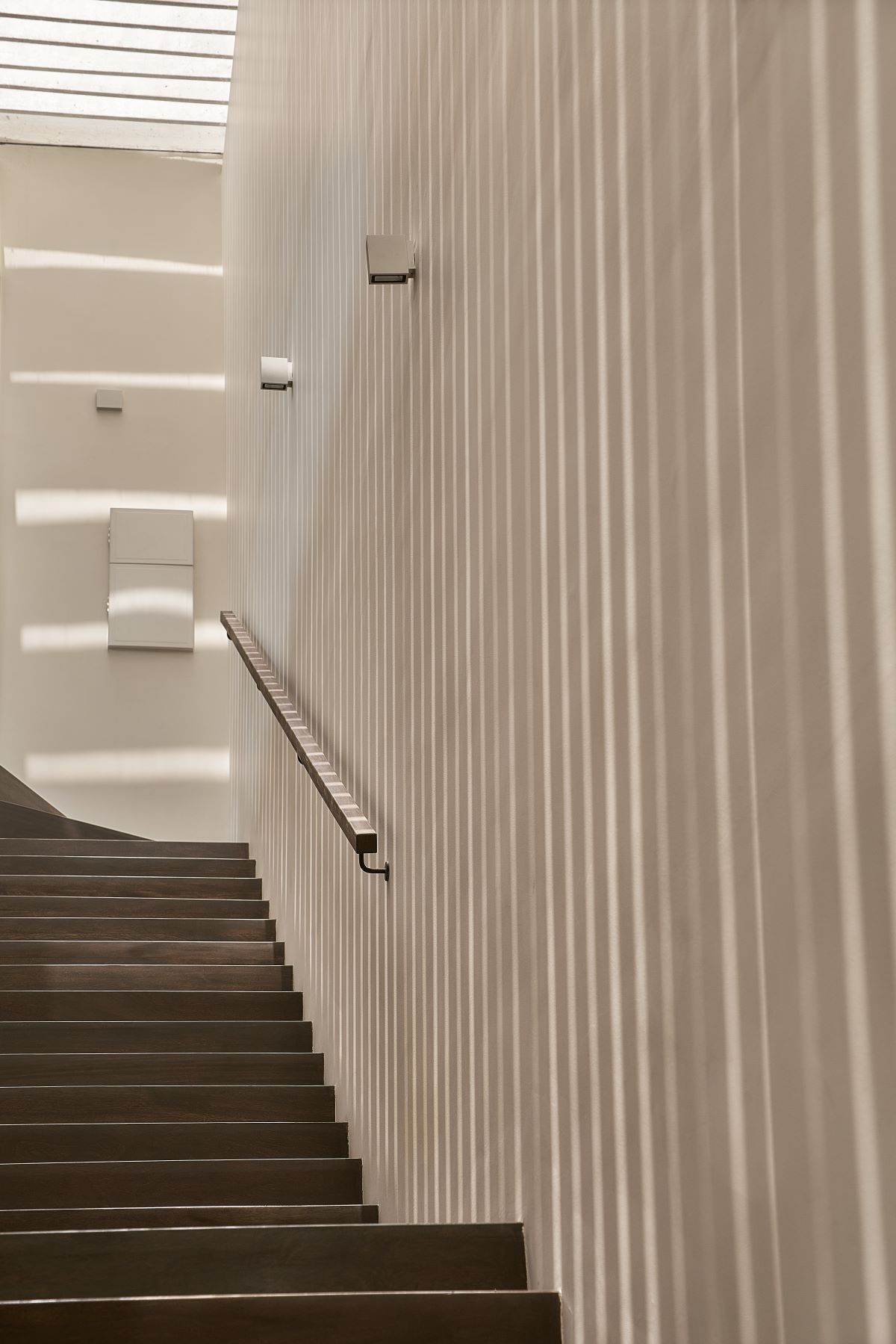 现代与传统共生，打造城市中的宁静绿洲-43