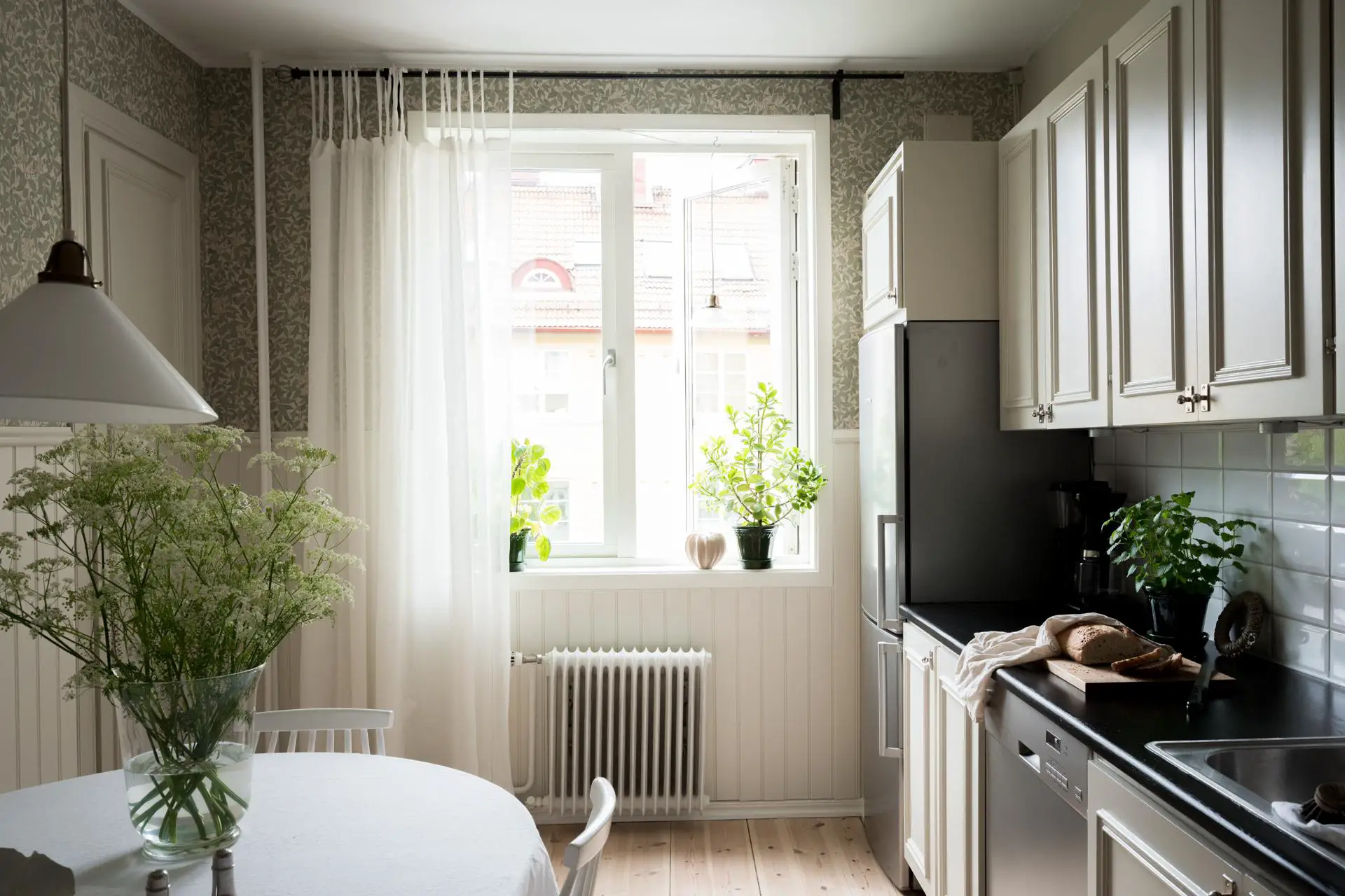 瑞典 50m2 公寓,宁静优雅的灰色调空间-8