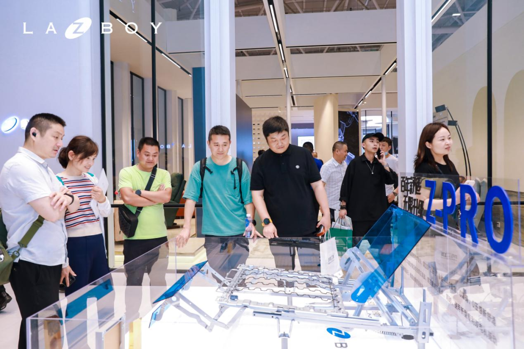 LAZBOY 亮相深圳设计展丨中国深圳-17