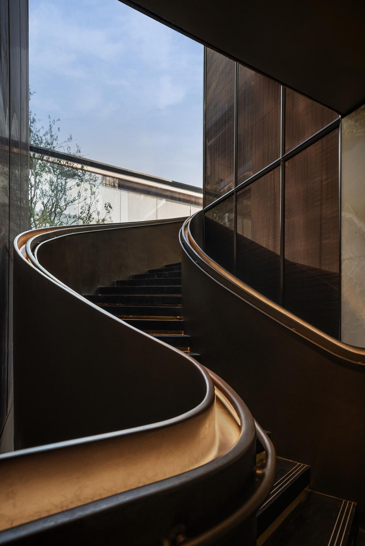 研质共设 · 重庆龙湖御湖境丨中国重庆丨室内设计为研质共设,建筑设计为ZEN正象设计,景观设计为UMS里表都会-22