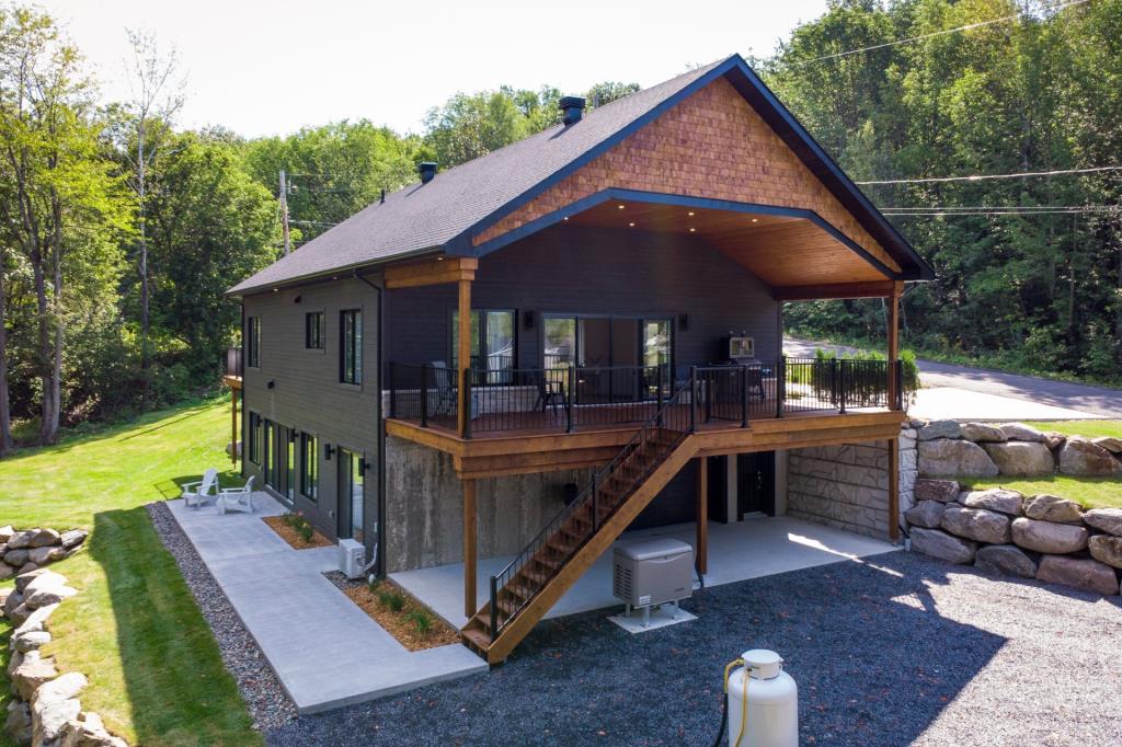 LacBrome地区农舍风格新住宅丨加拿大魁北克丨Joli Joli Design-12