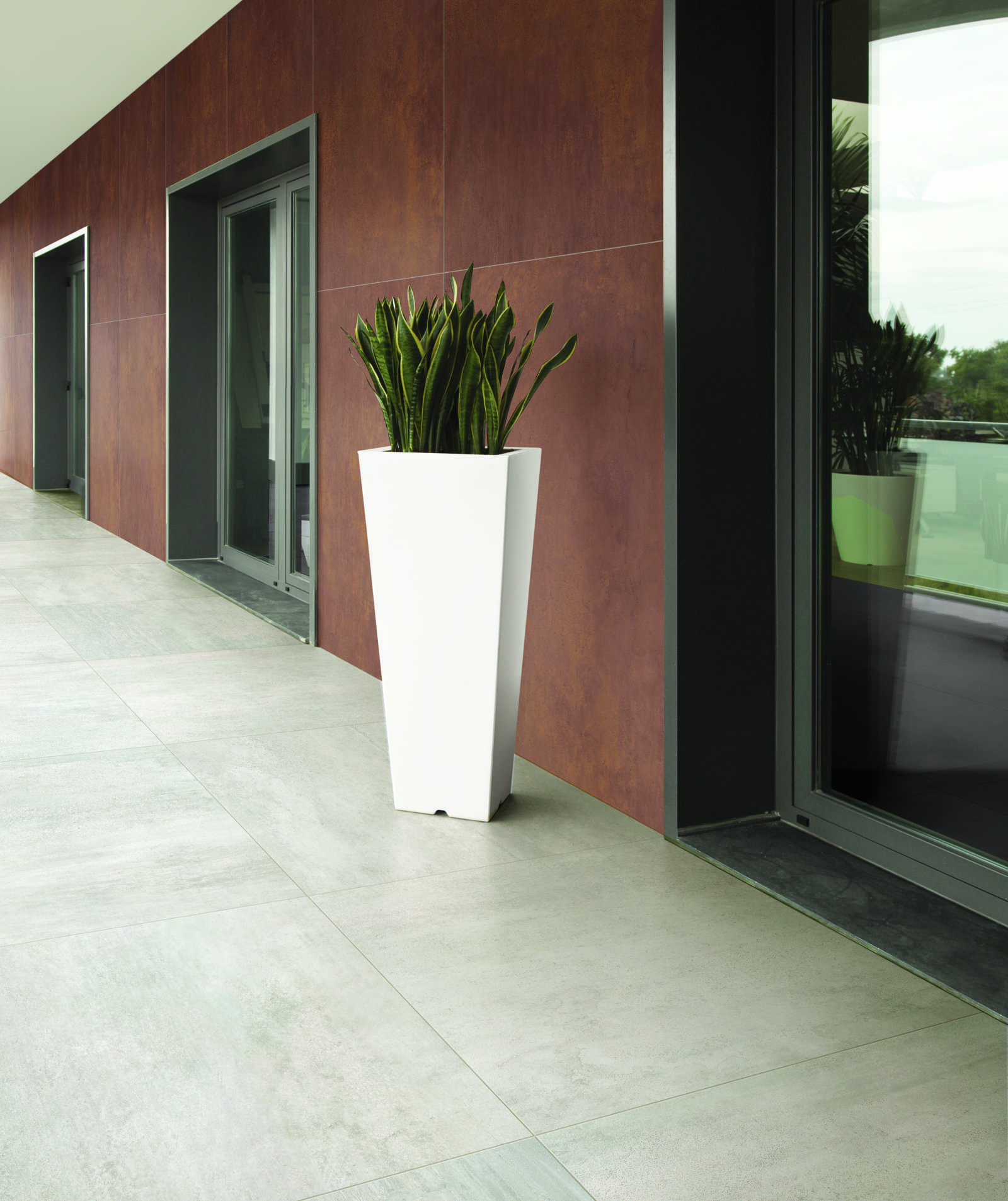 金属效果瓷砖打造现代城市空间-16