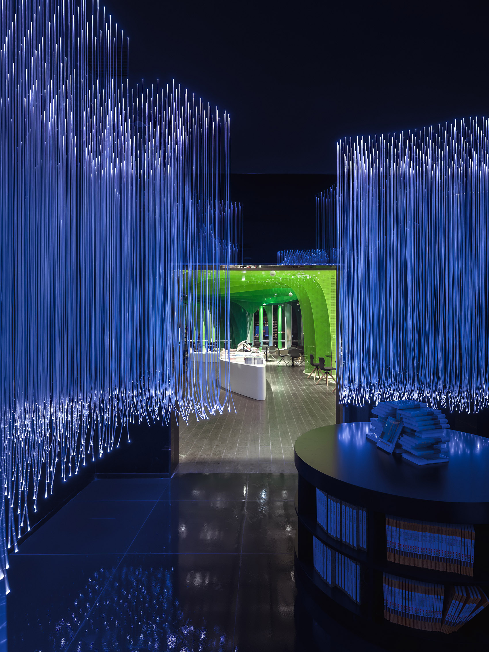 金属彩虹里的书店——苏州钟书阁 / 俞挺－Wutopia Lab-25