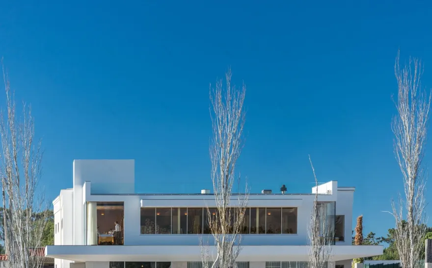 葡萄牙餐厅扩建,融入自然景观的现代设计-29