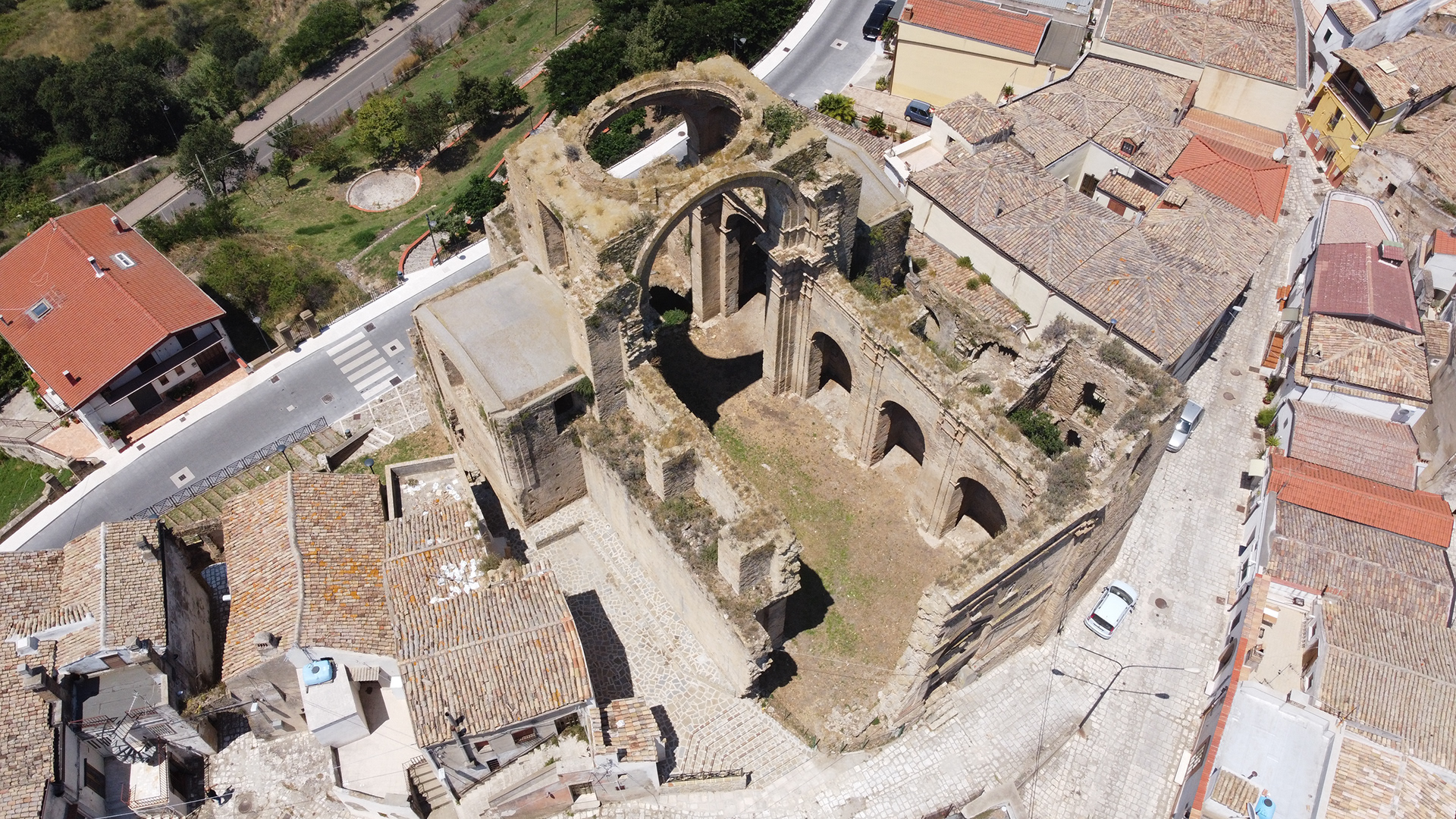 REUSE THE FALLEN CHURCH CHIESA DIRUTA-12