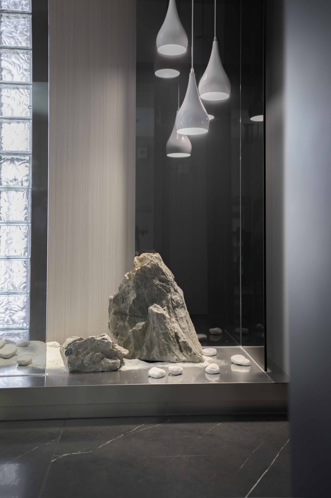 刘树煌设计总监的简约高级灰住宅设计-1