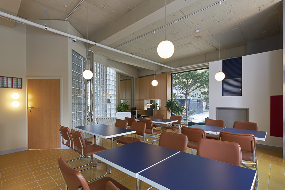 色彩缤纷的 35 平米咖啡厅设计-6