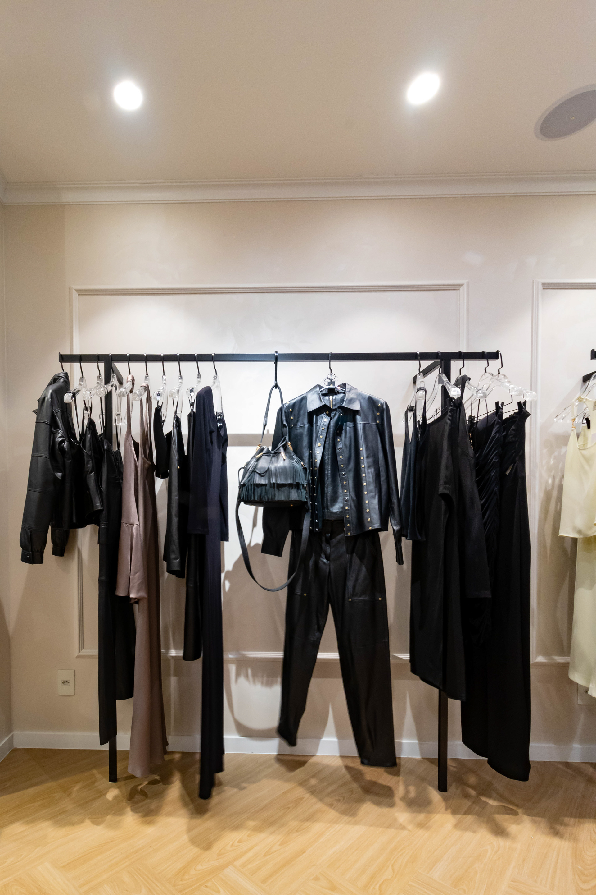 店铺设计  晚安（法语Bonne Soirée常见用于晚上与人分别时表达祝你有个美好的夜晚，这里直译为晚安较合适，若结合更具体语境可能有更精准译法） 丨ARIA STUDIO-9