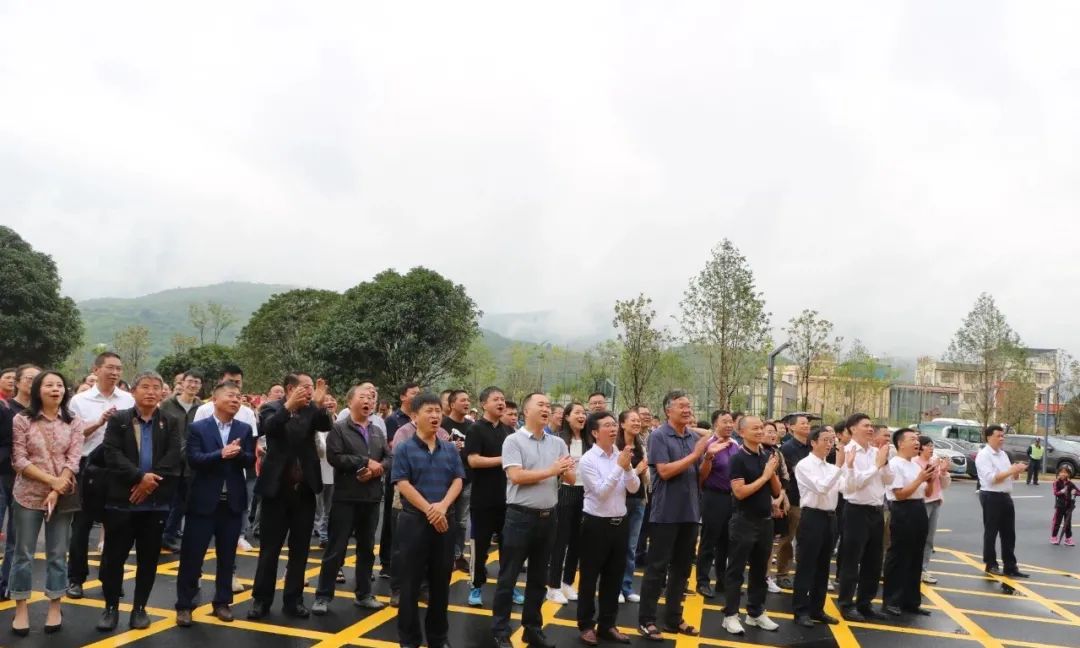 轿子山大酒店 | 民族风与现代设计的完美融合-4