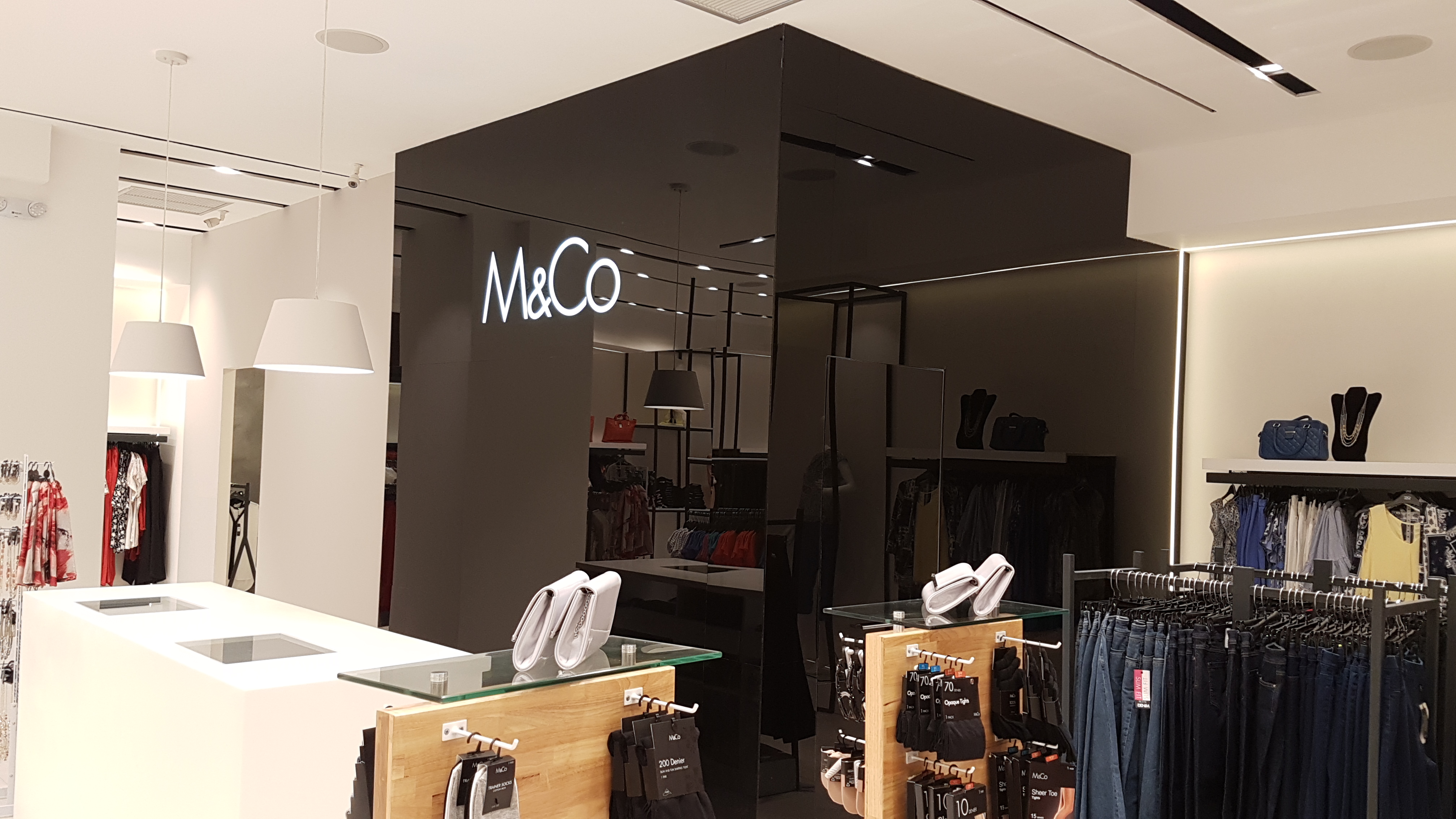 Guatemala M&Co 购物商场-12