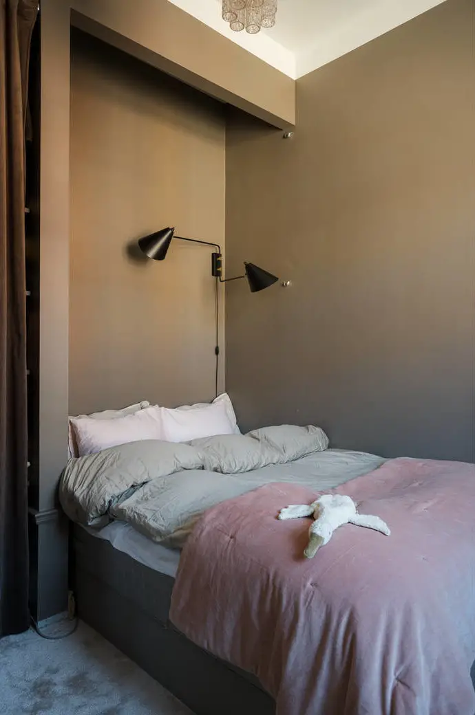 瑞典 19 世纪公寓设计翻新，展现温馨绿色调-19