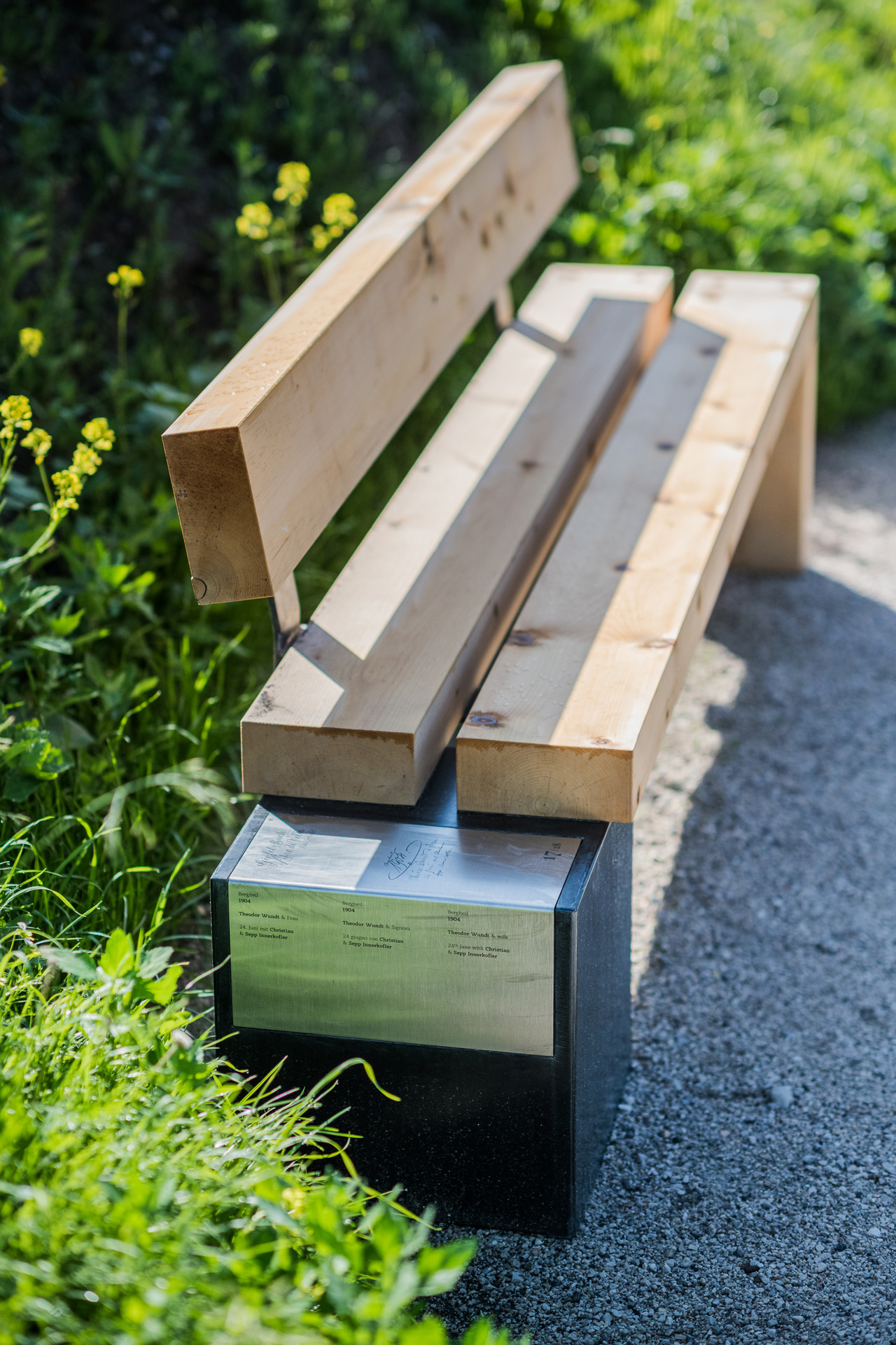 穿越时空的登山传奇 | 150 年 Dolomites 峰顶书安装艺术-12