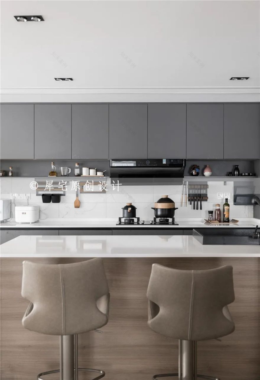 180 平顶层复式,空间重塑,彰显现代高级质感!-49