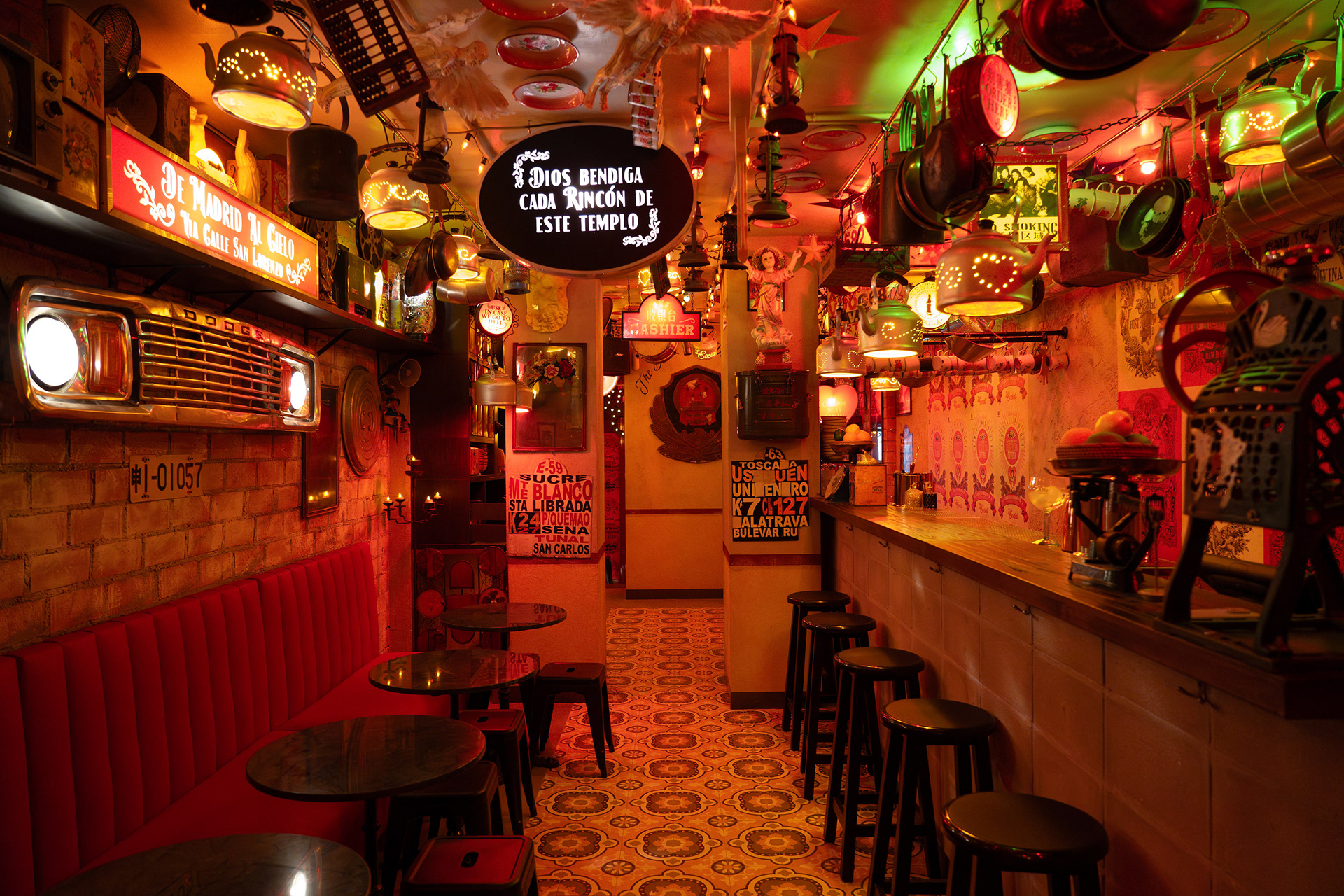 马德里社交俱乐部(注:在西班牙语里,la是定冠词,social有社交的意思 ,Madrid是马德里,LA SOCIAL MADRID有可能是马德里当地一个社交俱乐部之类的名称,这只是基于常见情况的推测) 丨西班牙马德里-27