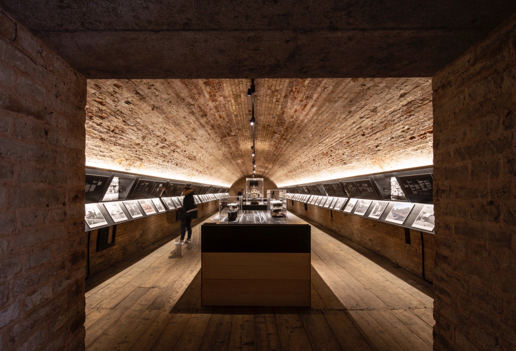 威尼斯的公共交通展览丨意大利丨120 grammi laboratorio di architettura-65