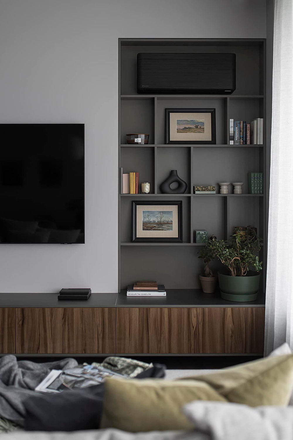 基辅现代公寓的优雅内饰设计-8