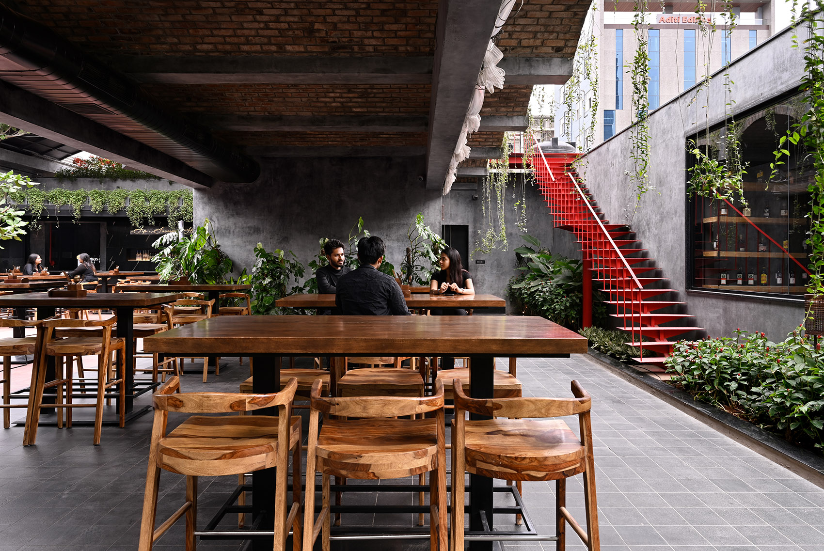 Tabula Rasa 2·0餐厅丨印度丨23 Degrees Design Shift-14