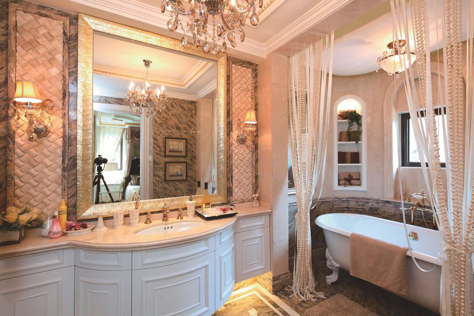 MAX出品独家 孔雀城-1