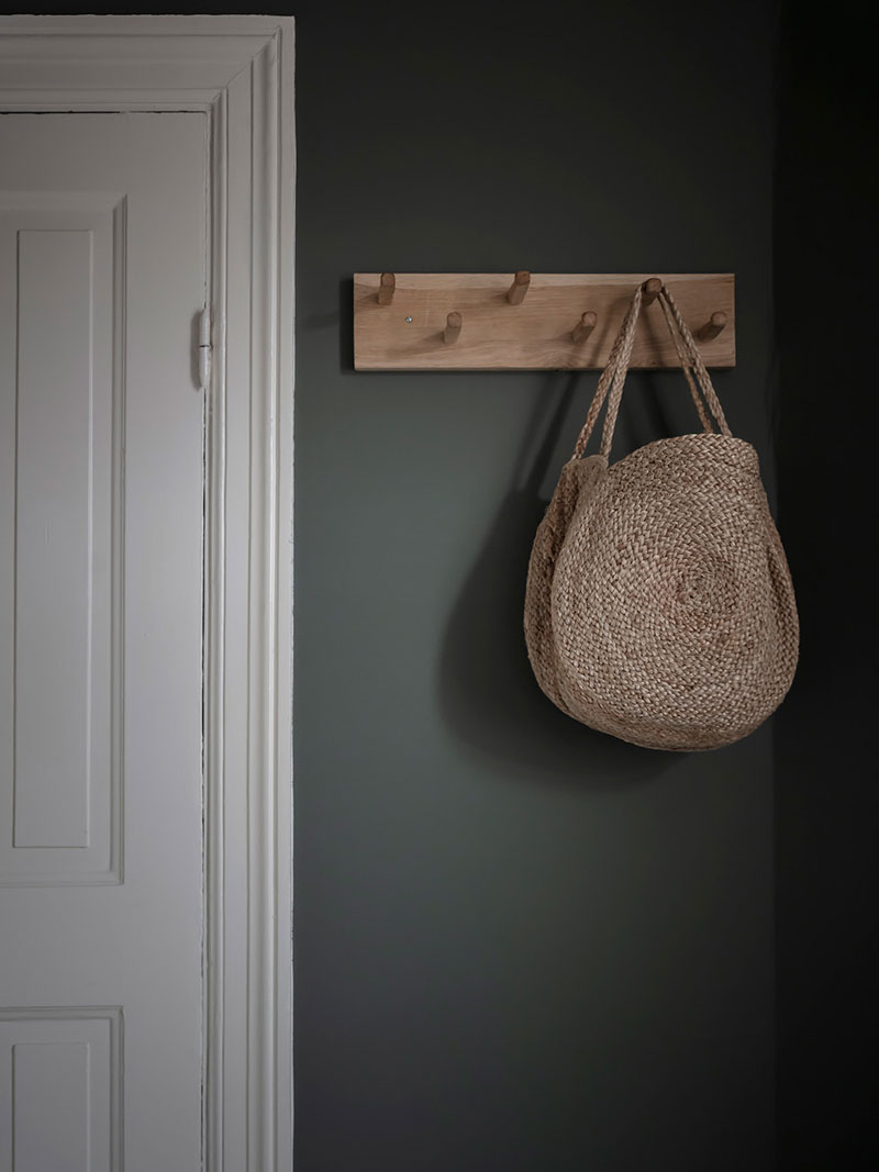 温馨灰褐，穿越式厨房与迷你卧室 | 哥德堡小公寓设计-16