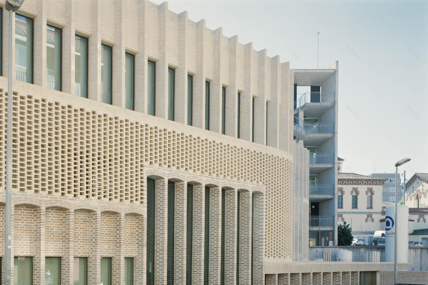 巴塞罗那附近的日间诊所丨BAAS arquitectura + CASA Solo-10