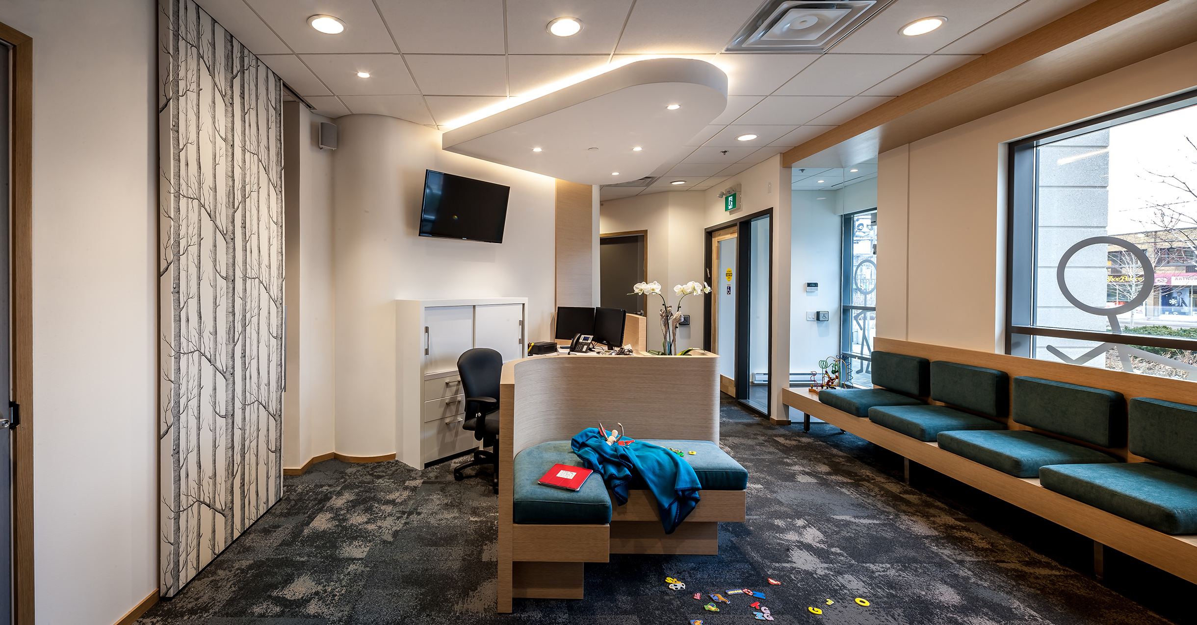 打破常规的 Yorkville Design Centre 医生办公室-6