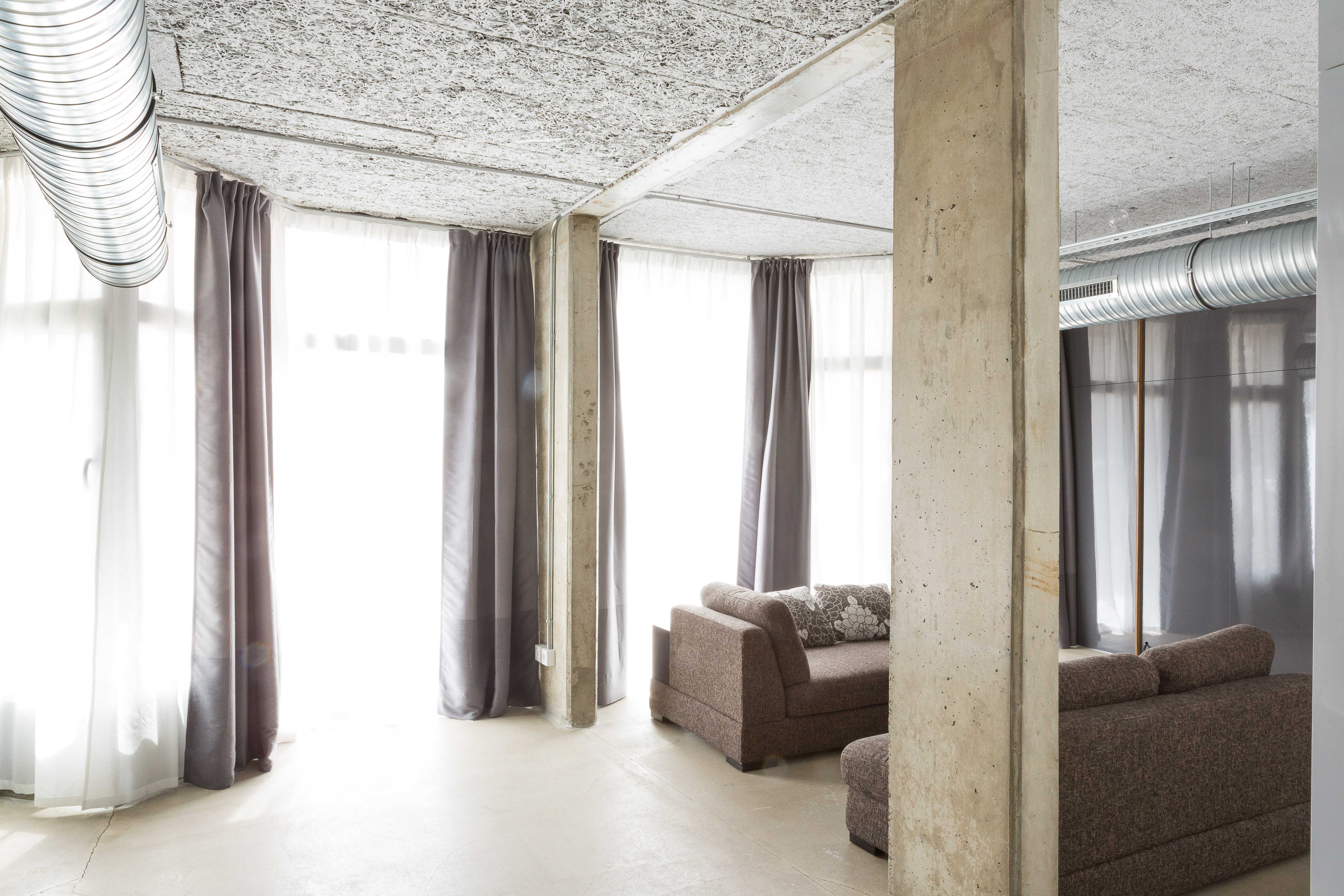 巴黎郊区工业仓库变明亮阁楼-24