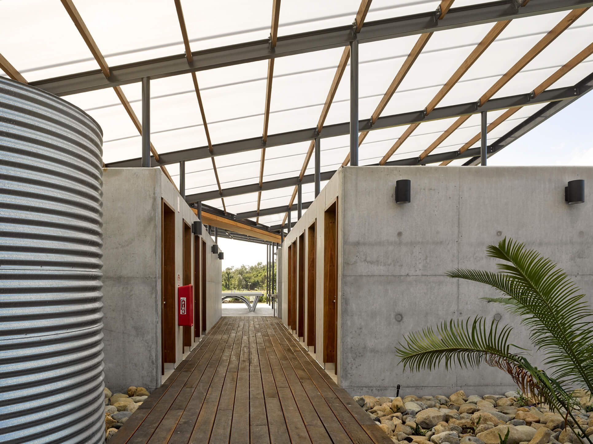 Habitat Recreation Centre / DFJ Architects-21