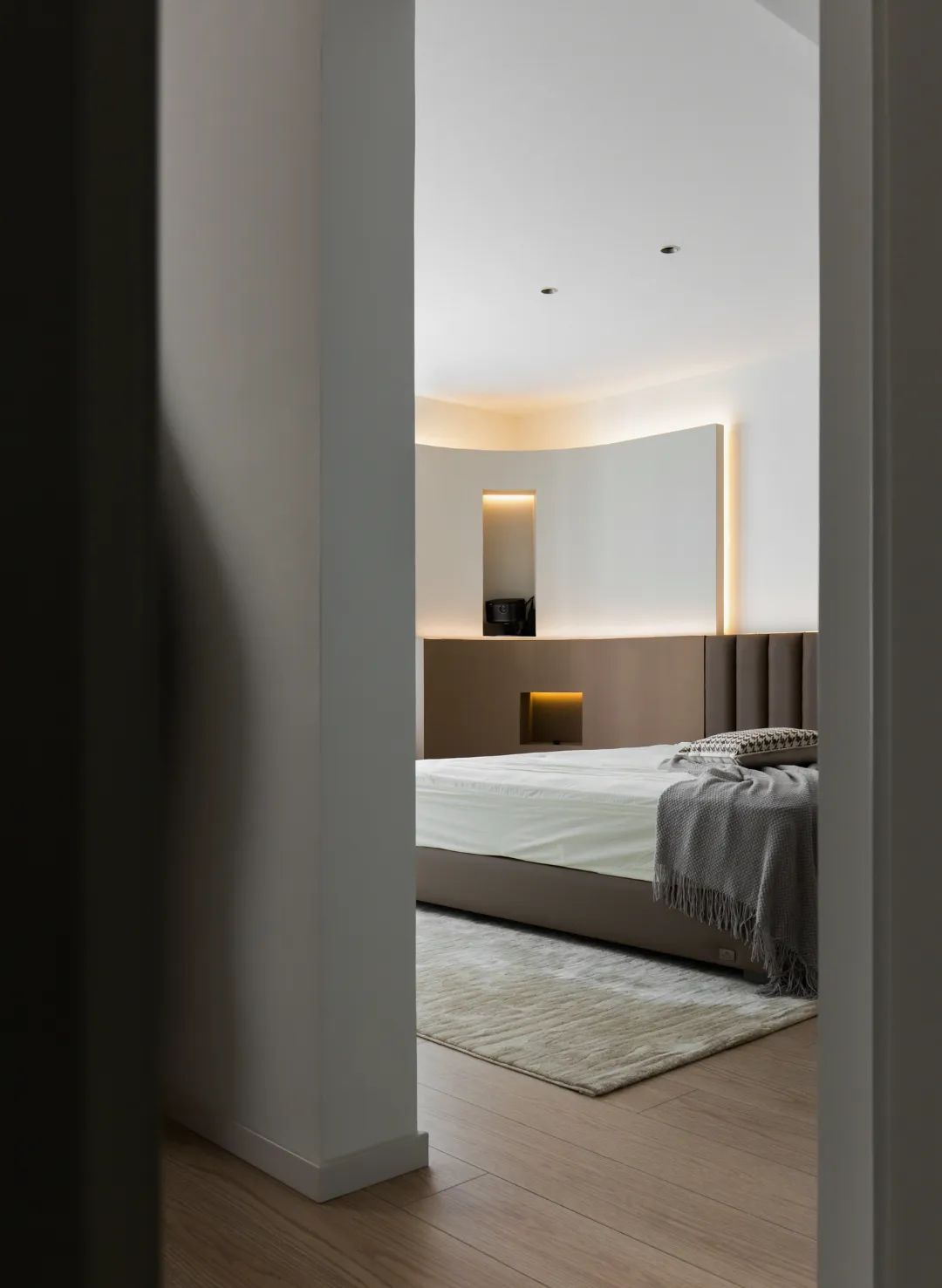 158㎡全承重墙老三居的现代简约设计丨研筑国际室内设计事务所-45