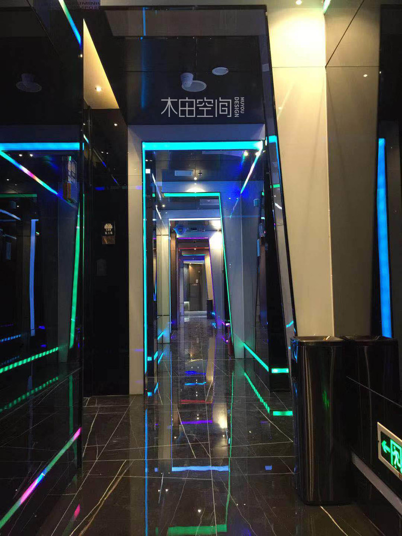 科技风格休闲会所-17