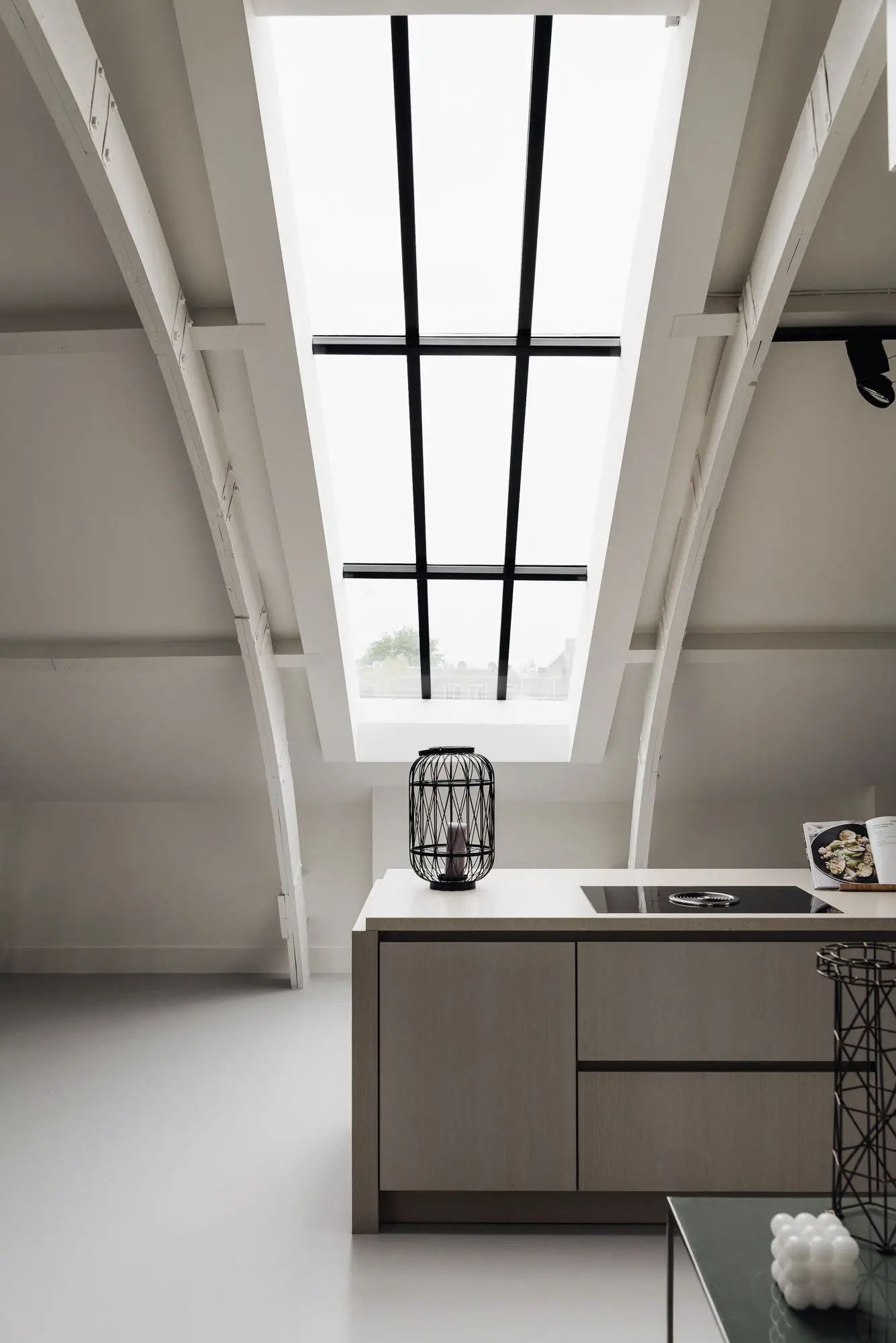 阿姆斯特丹多功能现代公寓，古老建筑的现代新生-2