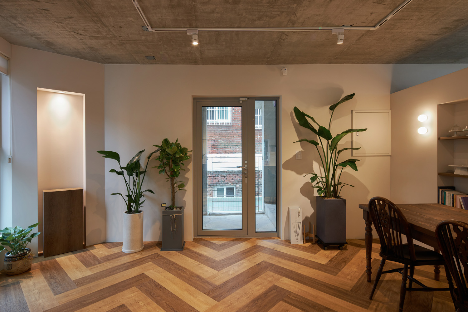 温馨 20 平米蛋糕店，打造甜蜜空间-5