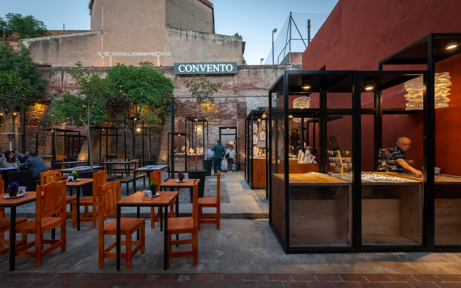 阿根廷百年修道院改造的购物中心-66