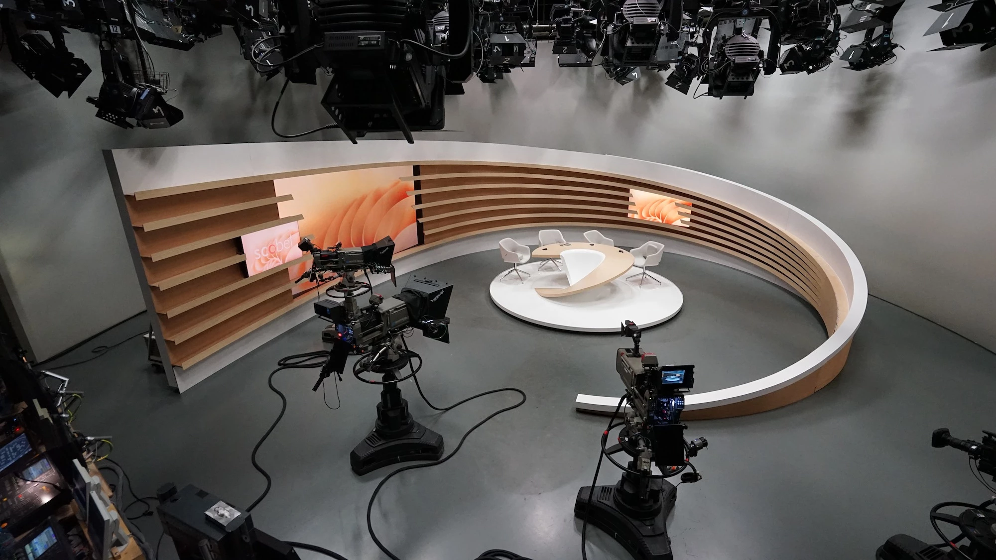 螺旋空间 · scobel 节目演播室设计-17