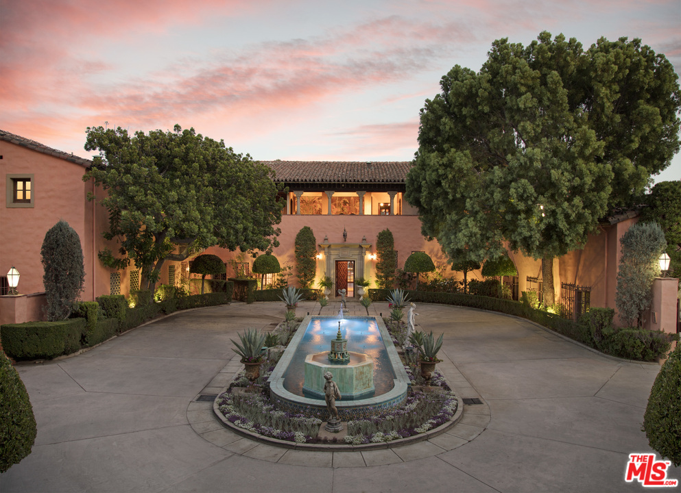Beverly Hills Homes are Luxurious, Beautiful -- and Expensive-12